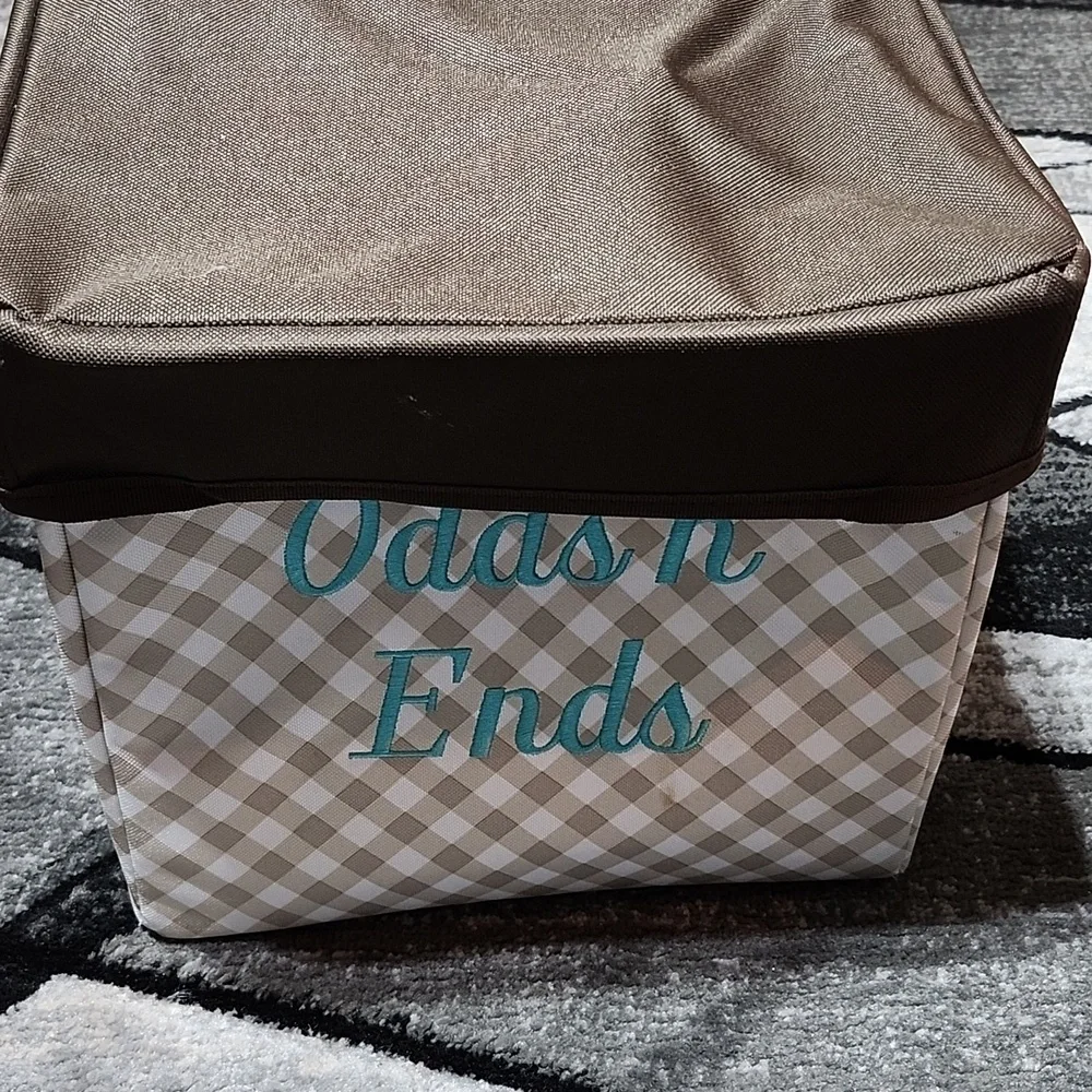 THIRTY-ONE EMBROIDERED ODD'S N' ENDS LID WINDOW STORAGE ORGANIZER BIN/CU…